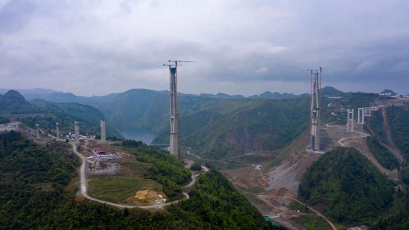 161647438984112109.jpeg 2.在建中的貴州朵花特大橋.jpg